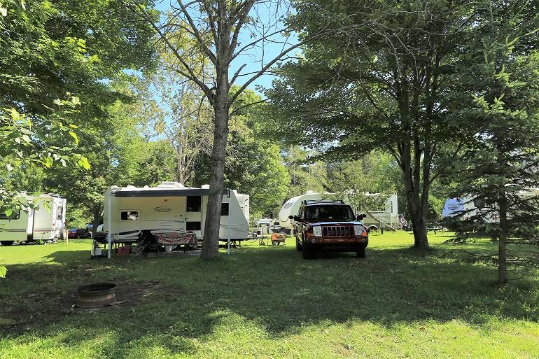 Camping du Pont couvert Coaticook, Estrie Camping du Pont couvert Coaticook, Estrie